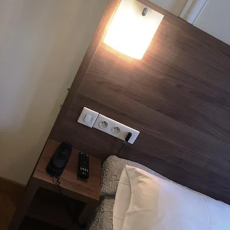 Mary's Hotel *