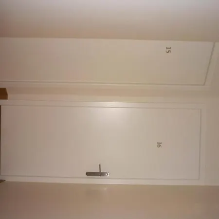 Hotel Mary's *