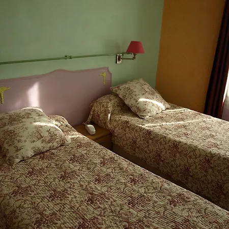 Отель Mary's *