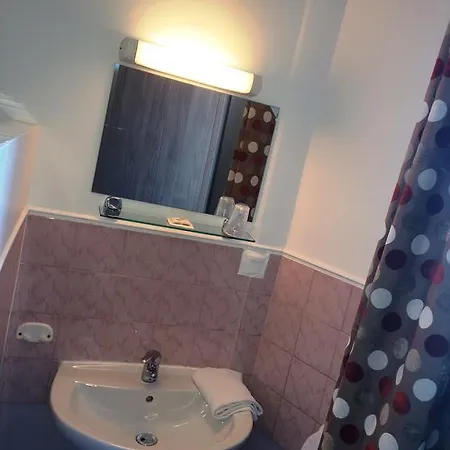 Hotel Mary's *